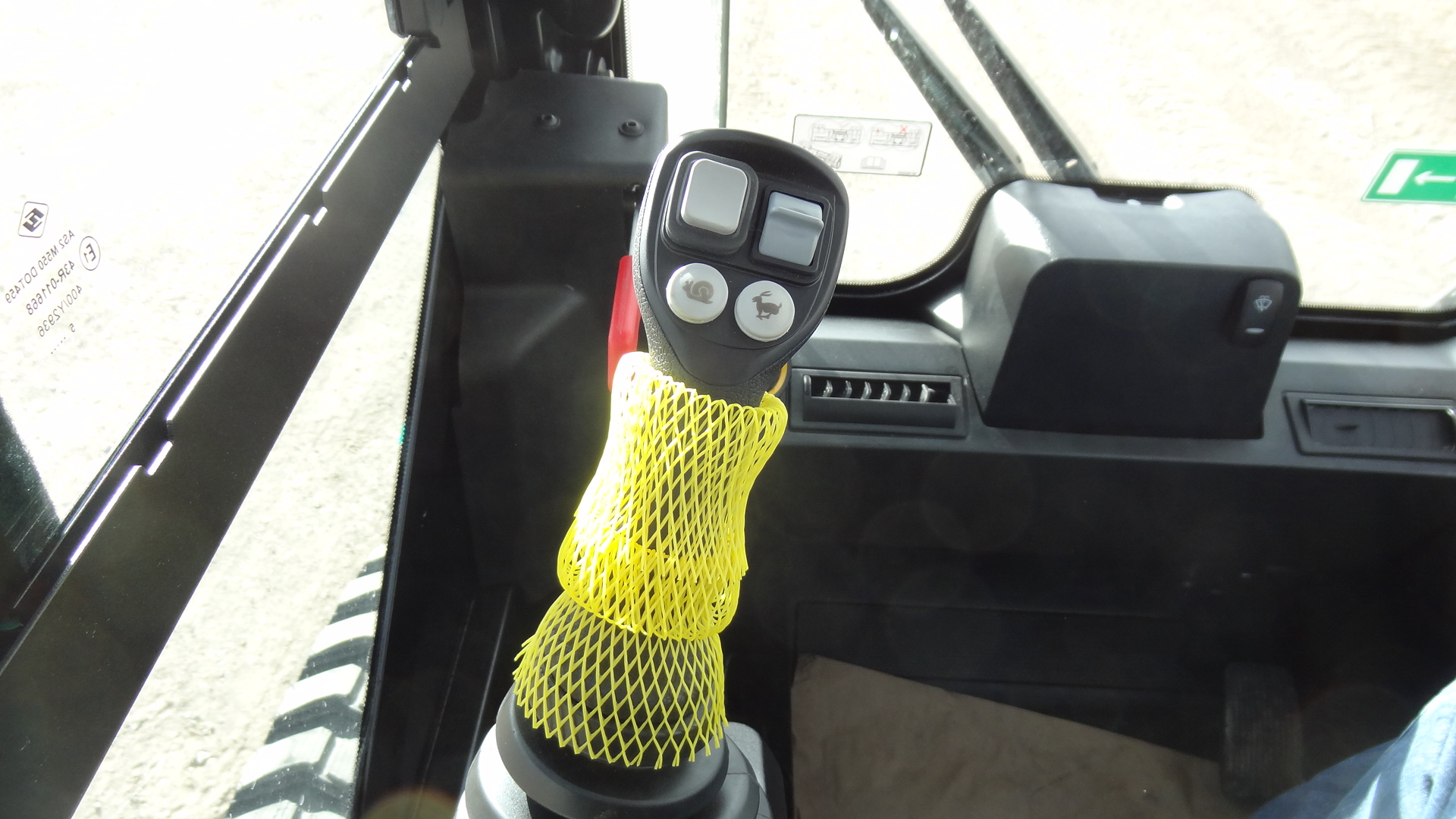 2026 JCB 3TS-8T Skid Steer/Excavator