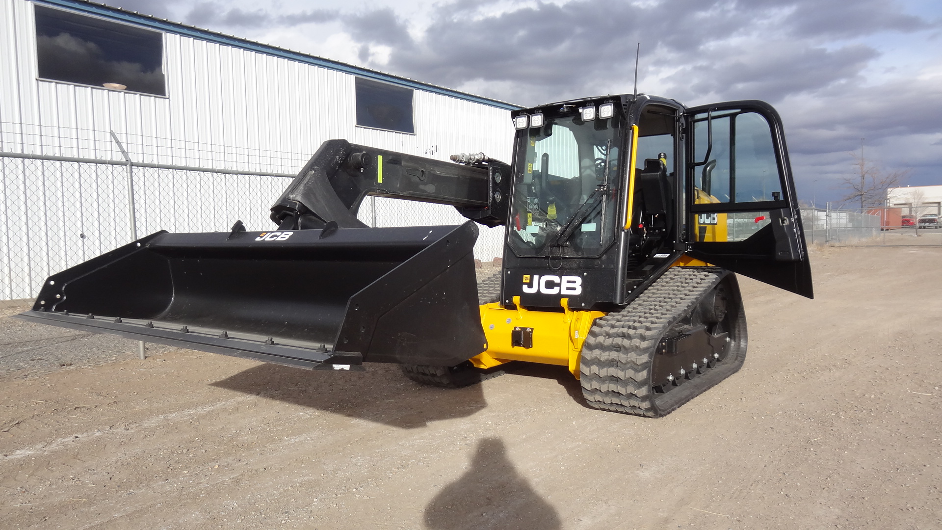 2026 JCB 3TS-8T Skid Steer/Excavator