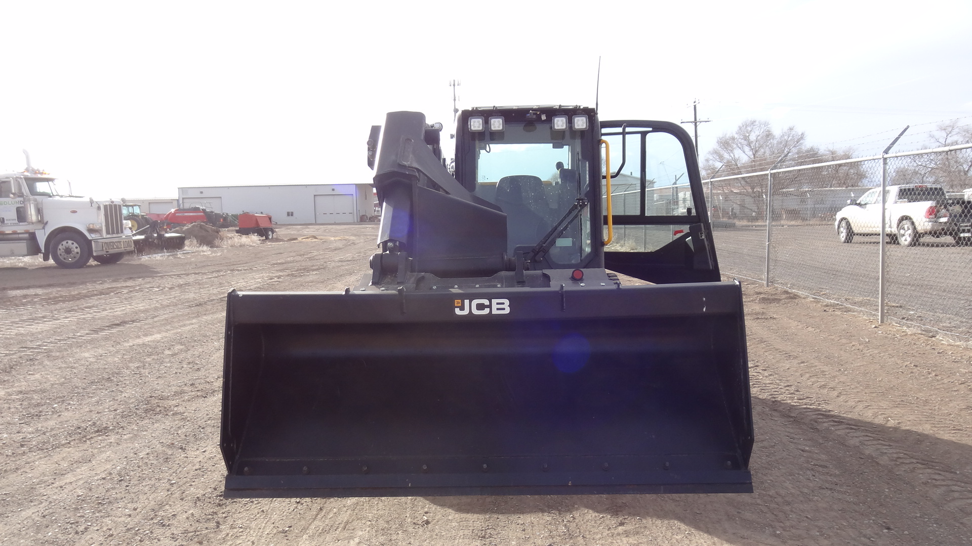 2026 JCB 3TS-8T Skid Steer/Excavator