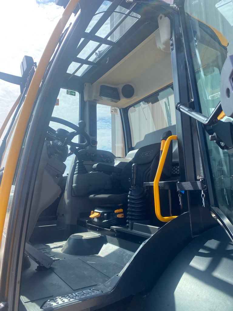 2026 JCB TM420 TeleHandler