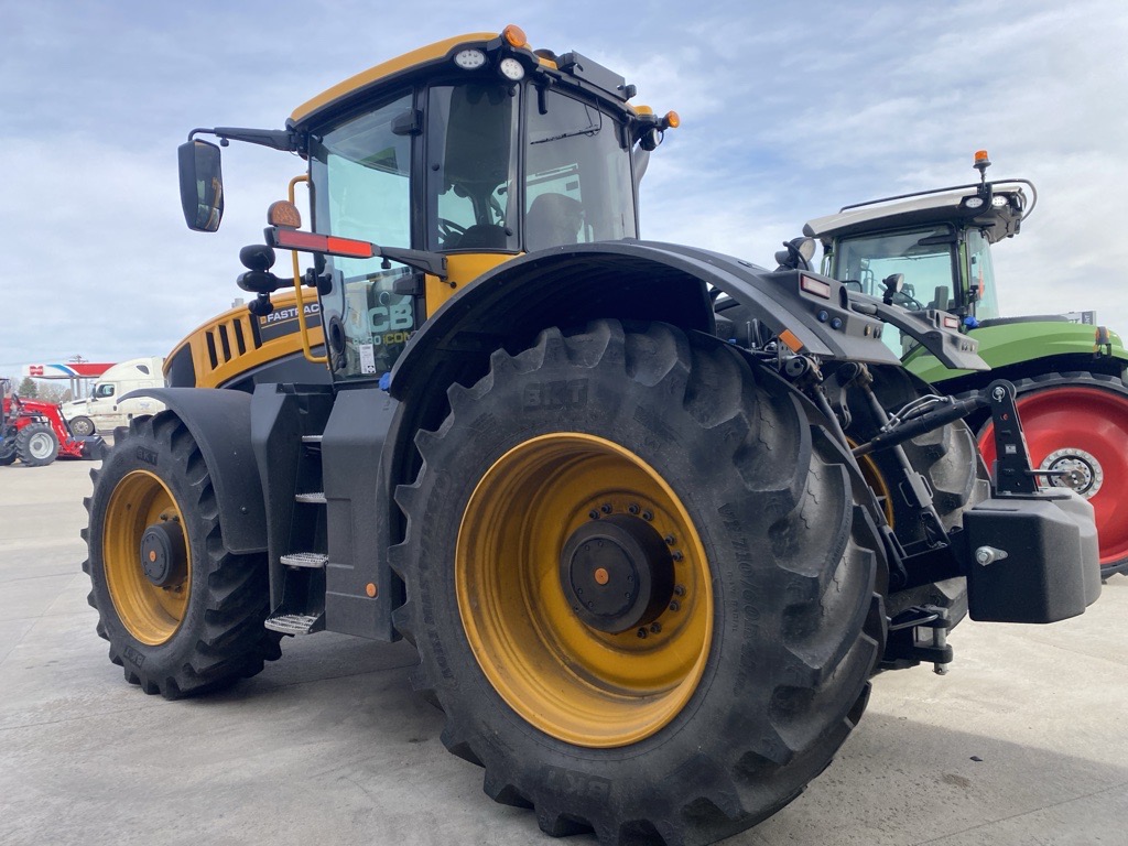 2025 JCB 8330T4FCC Tractor
