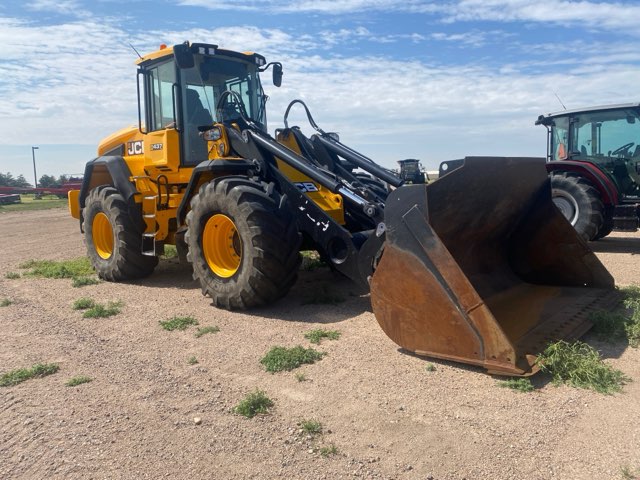 2025 JCB 437 Loader