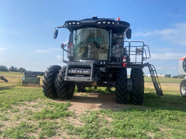 2024 Gleaner S97 Combine