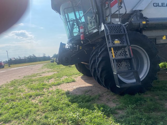 2024 Gleaner S97 Combine