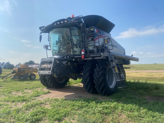 2024 Gleaner S97 Combine