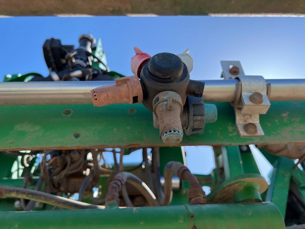 2015 John Deere R4038 Sprayer/High Clearance