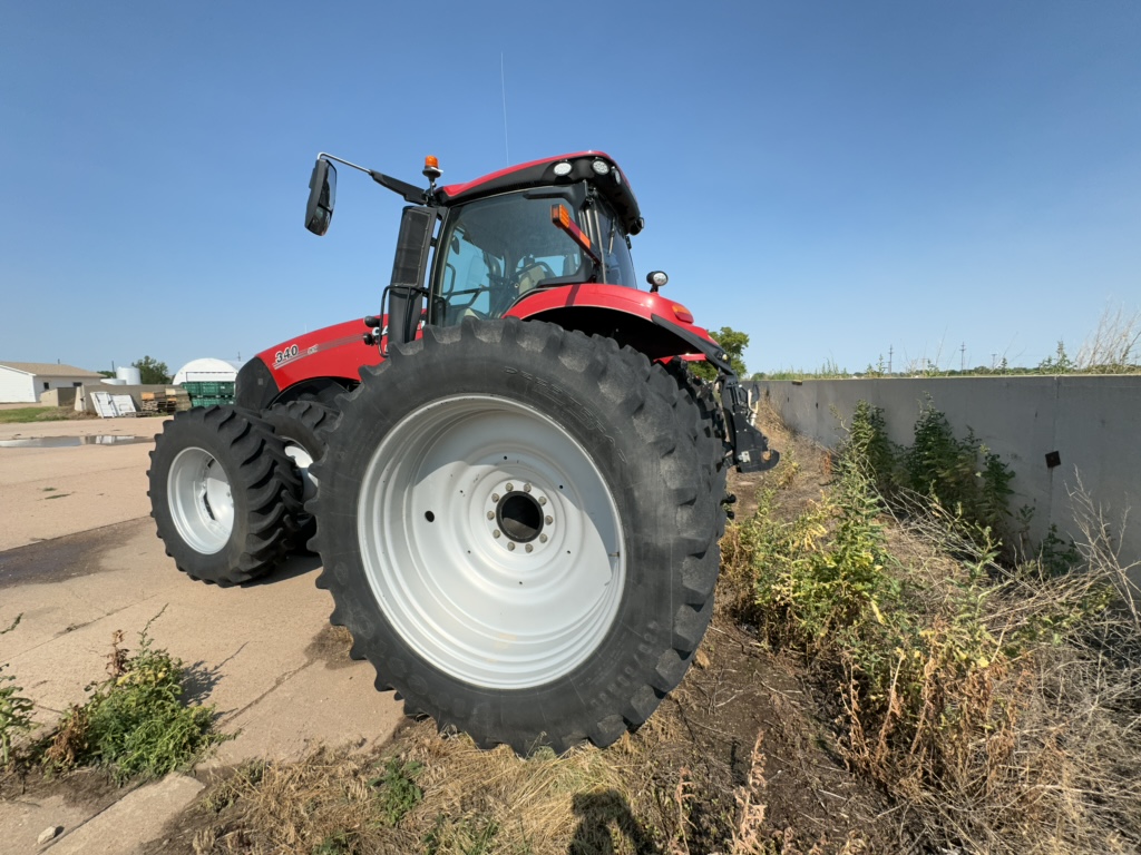 2023 Case IH Magnum 340 AFS Tractor