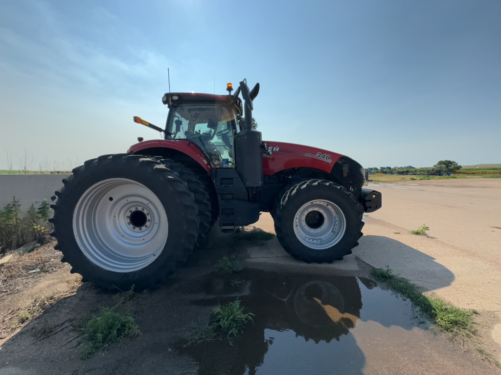 2023 Case IH Magnum 340 AFS Tractor