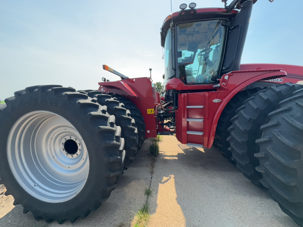 2023 Case IH Steiger 370 AFS Tractor