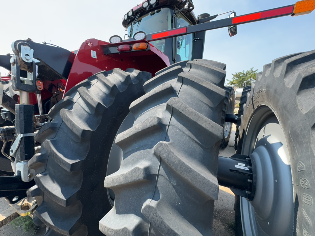 2023 Case IH Steiger 370 AFS Tractor