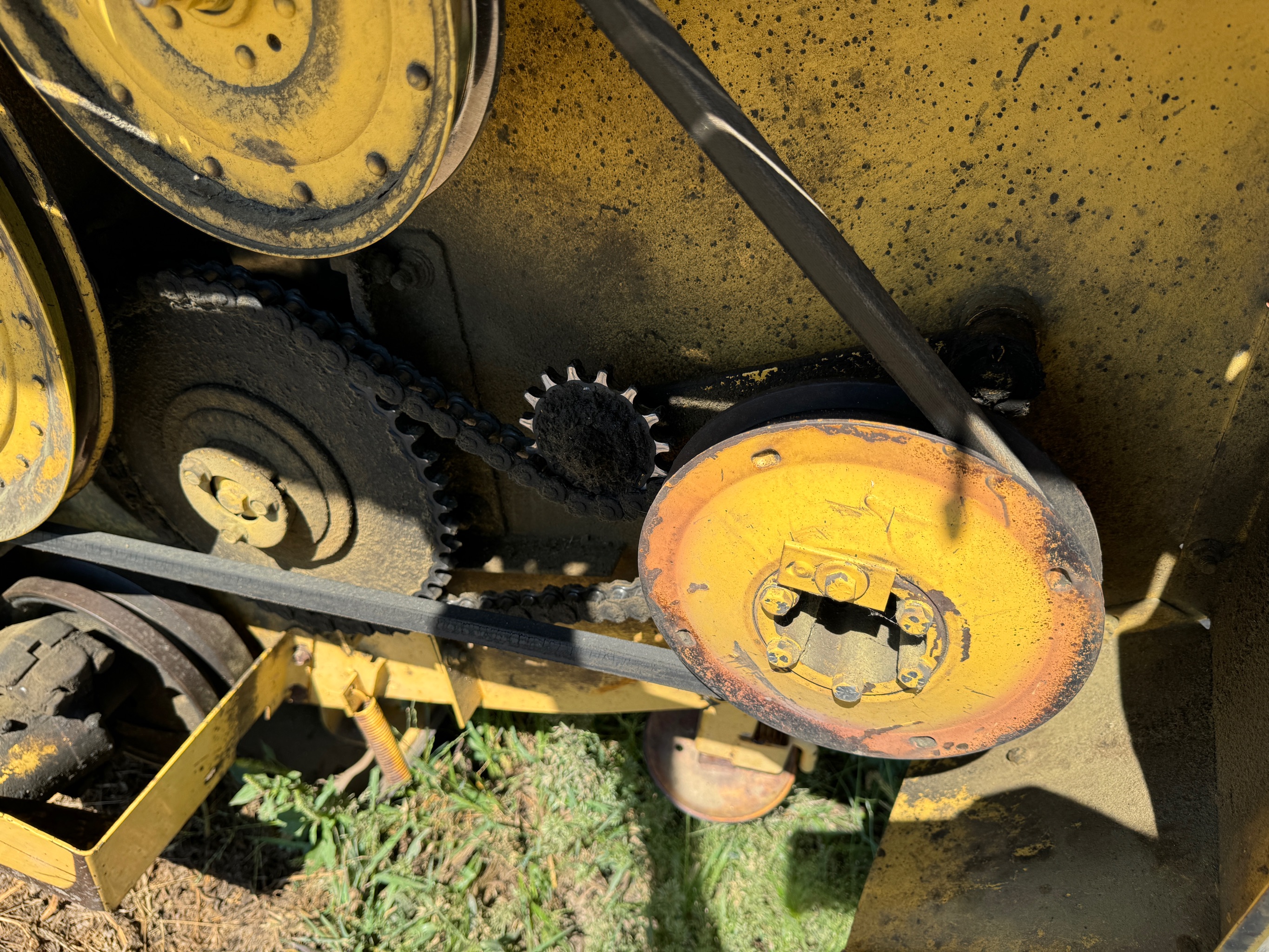 1998 New Holland 1475 Mower Conditioner