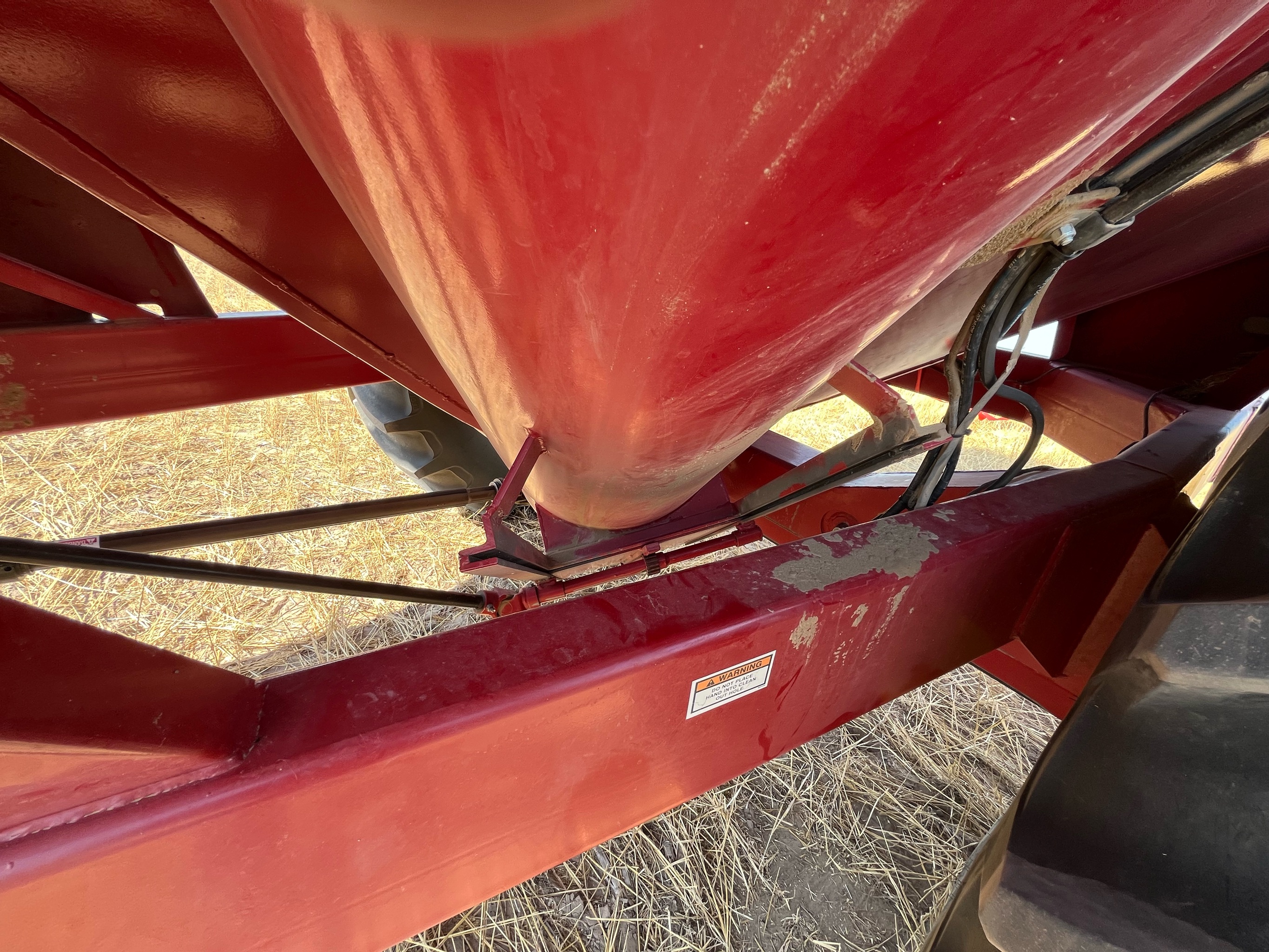 2014 Crust Buster 1075 Grain Cart