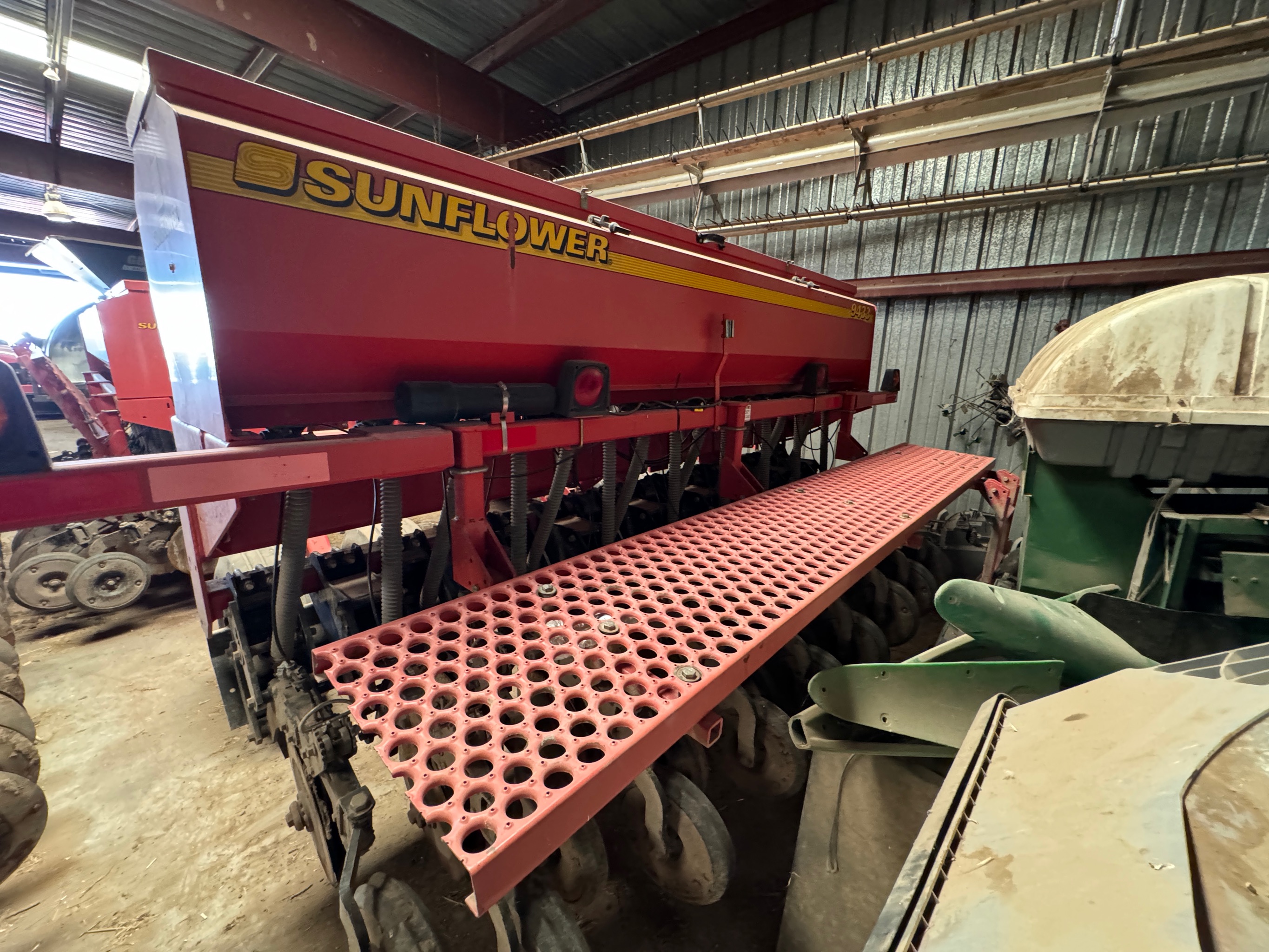 2004 Sunflower 9433-30 Drill/Box