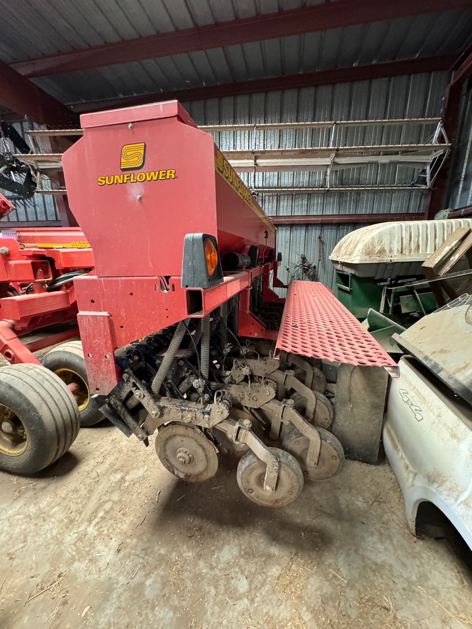 2004 Sunflower 9433-30 Drill/Box