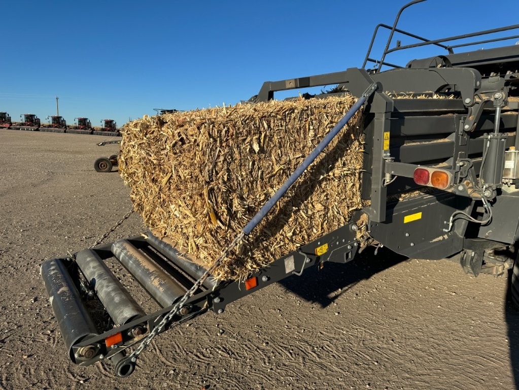 2022 Massey Ferguson 2270 XD Baler/Big Square