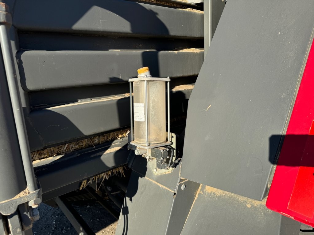 2022 Massey Ferguson 2270 XD Baler/Big Square