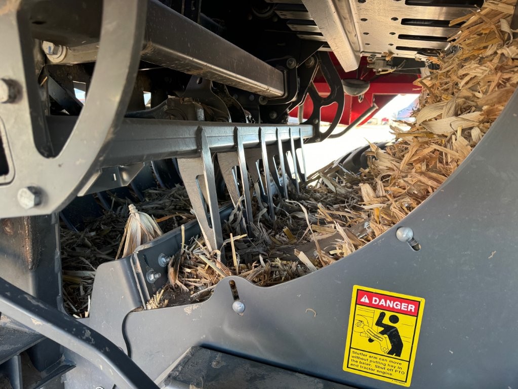 2022 Massey Ferguson 2270 XD Baler/Big Square