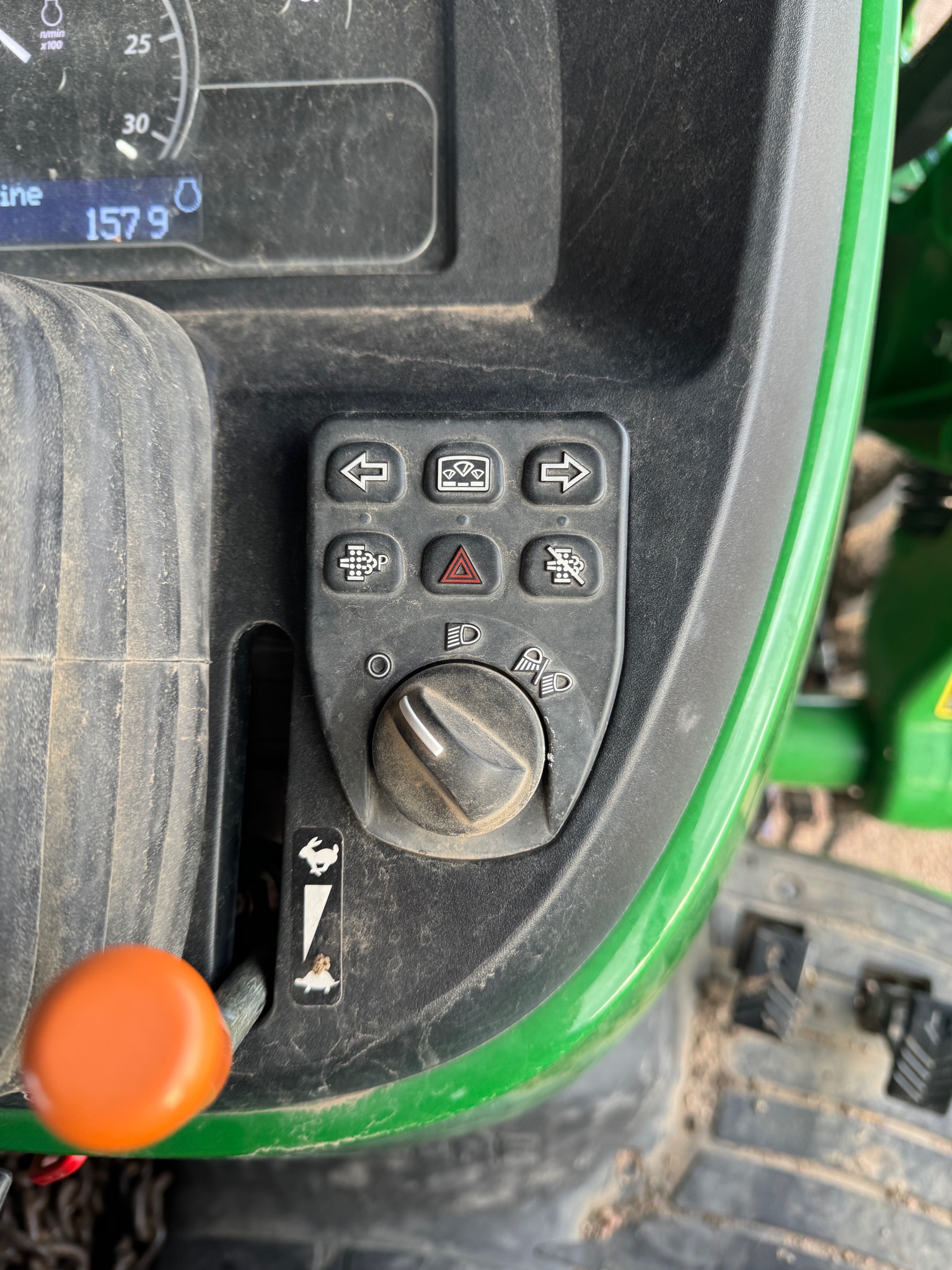 2023 John Deere 3033R Tractor