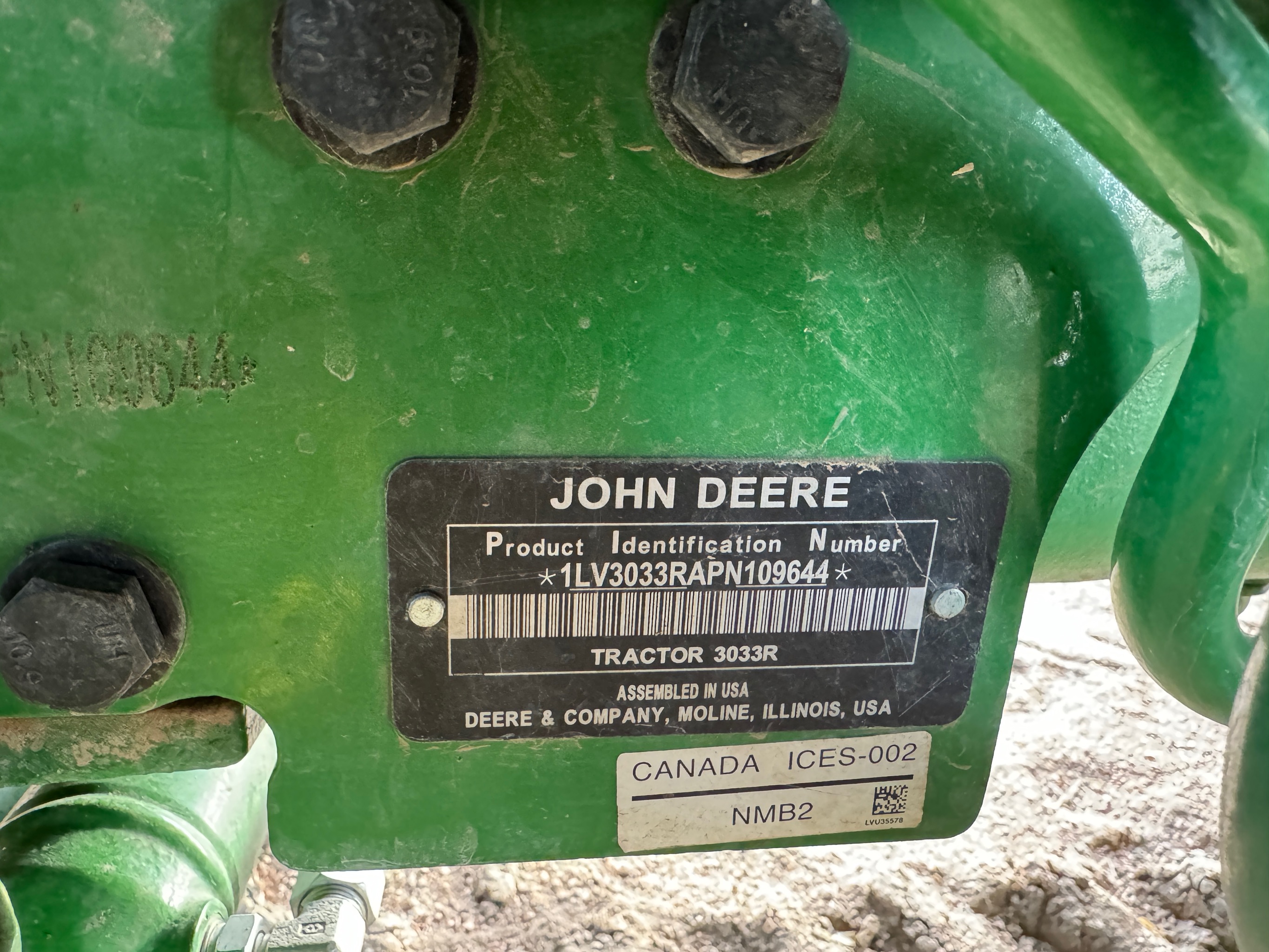 2023 John Deere 3033R Tractor