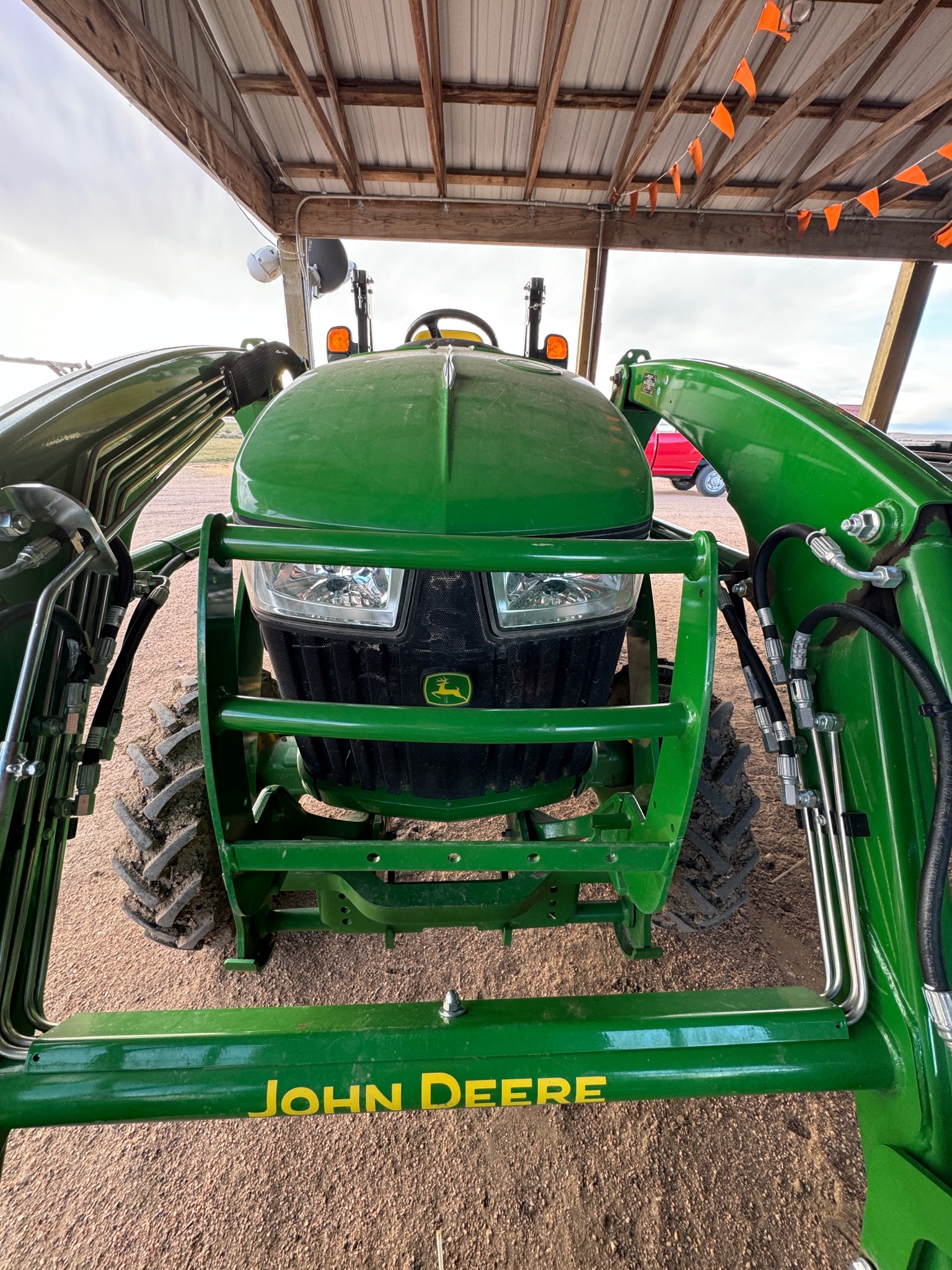 2023 John Deere 3033R Tractor