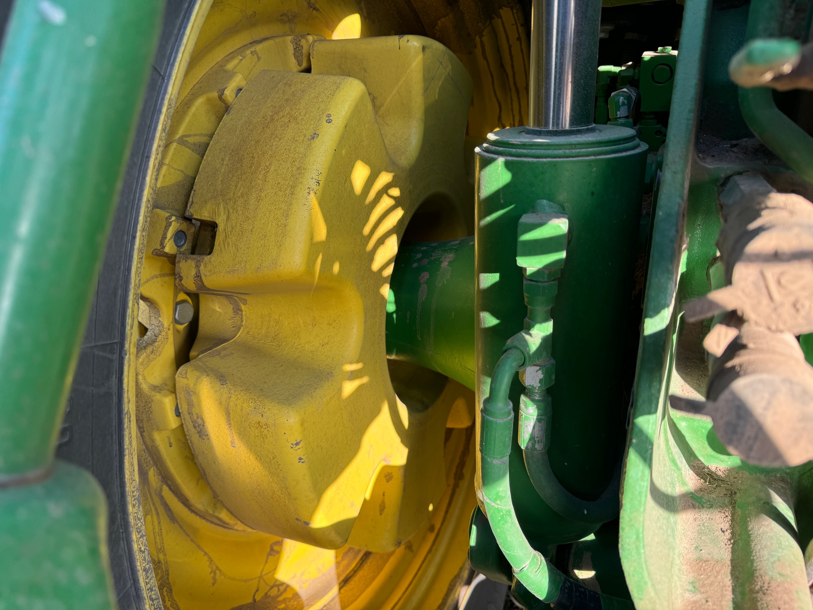 2011 John Deere 8360R Tractor