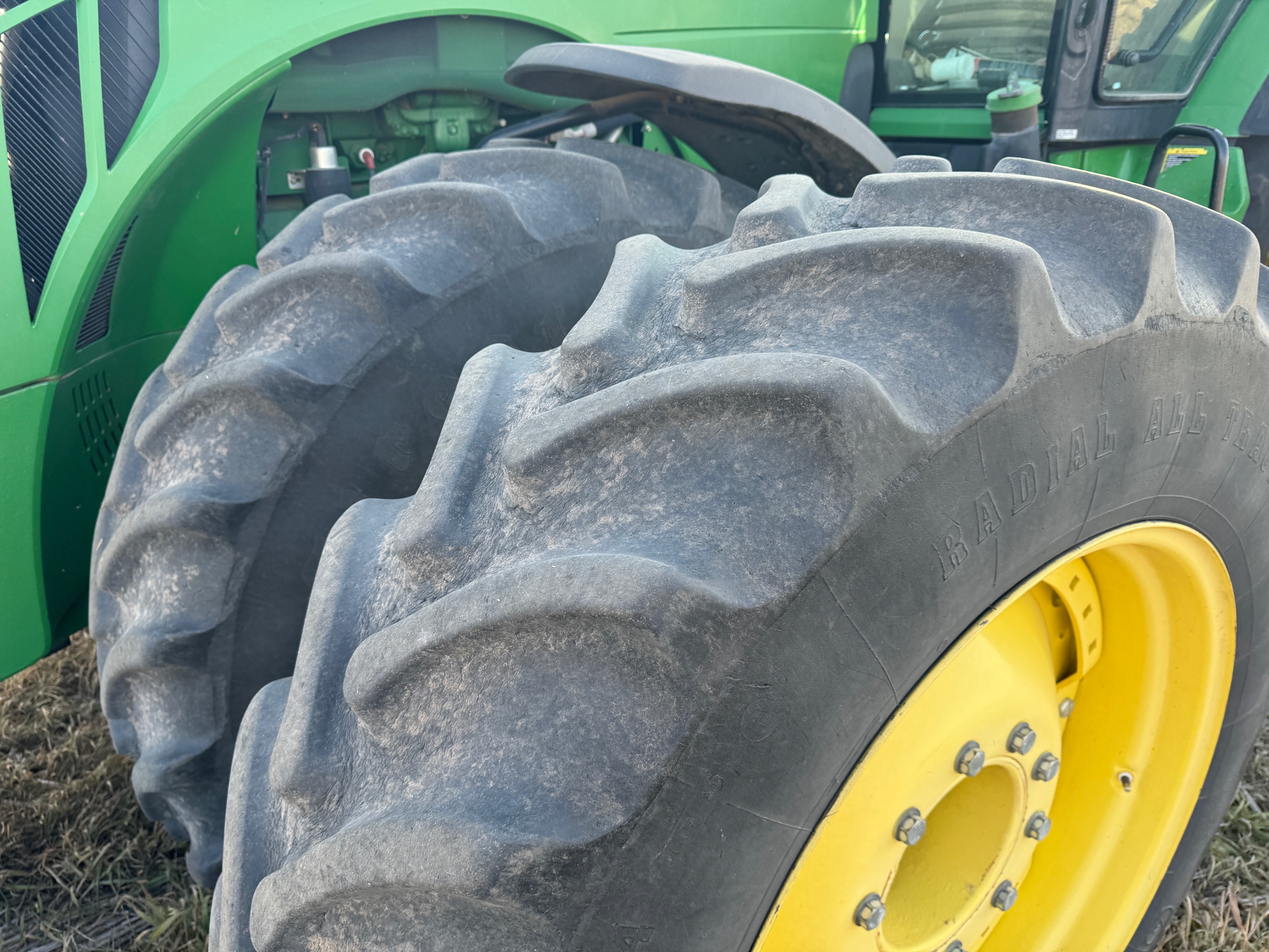 2011 John Deere 8360R Tractor