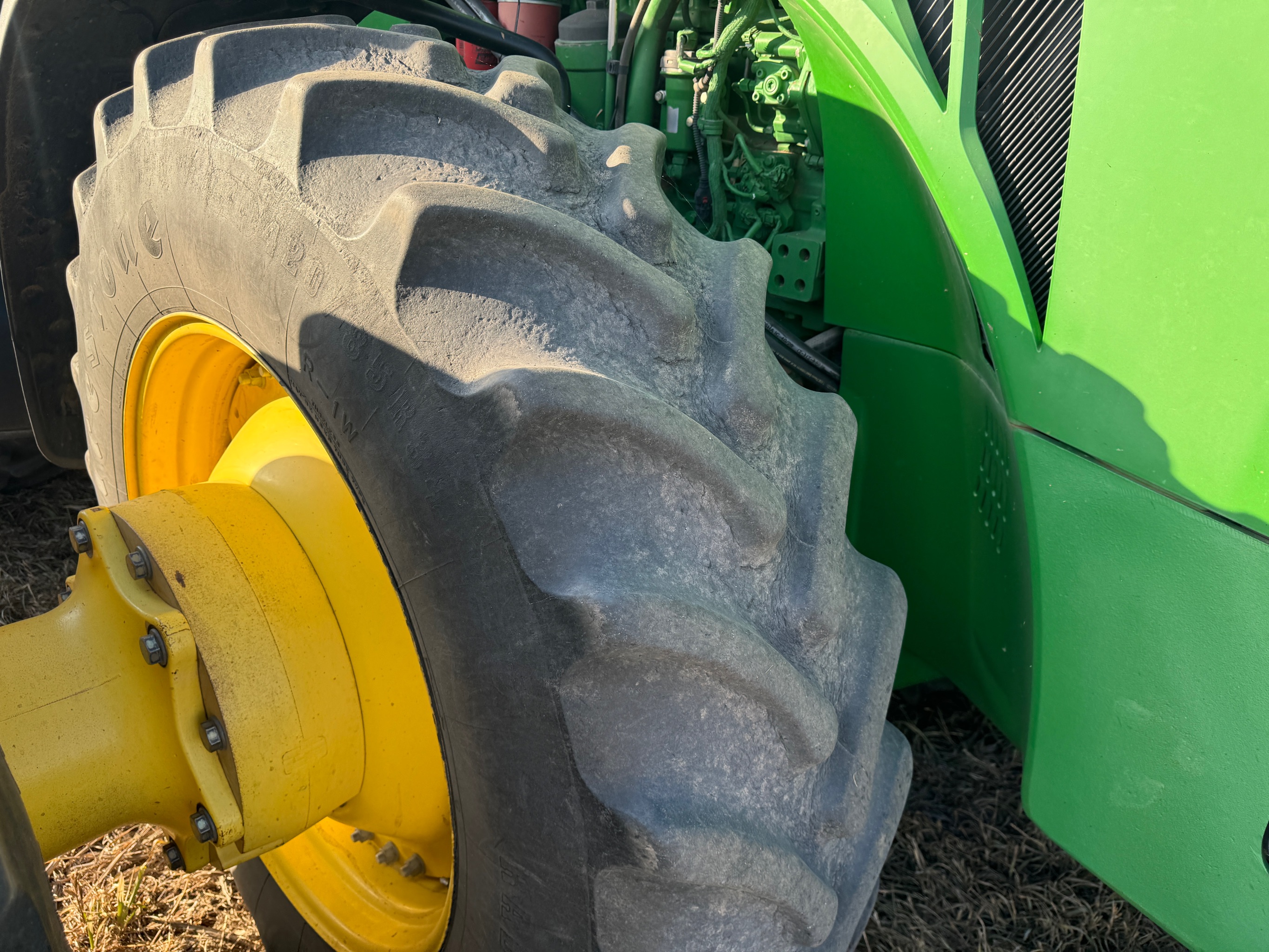 2011 John Deere 8360R Tractor