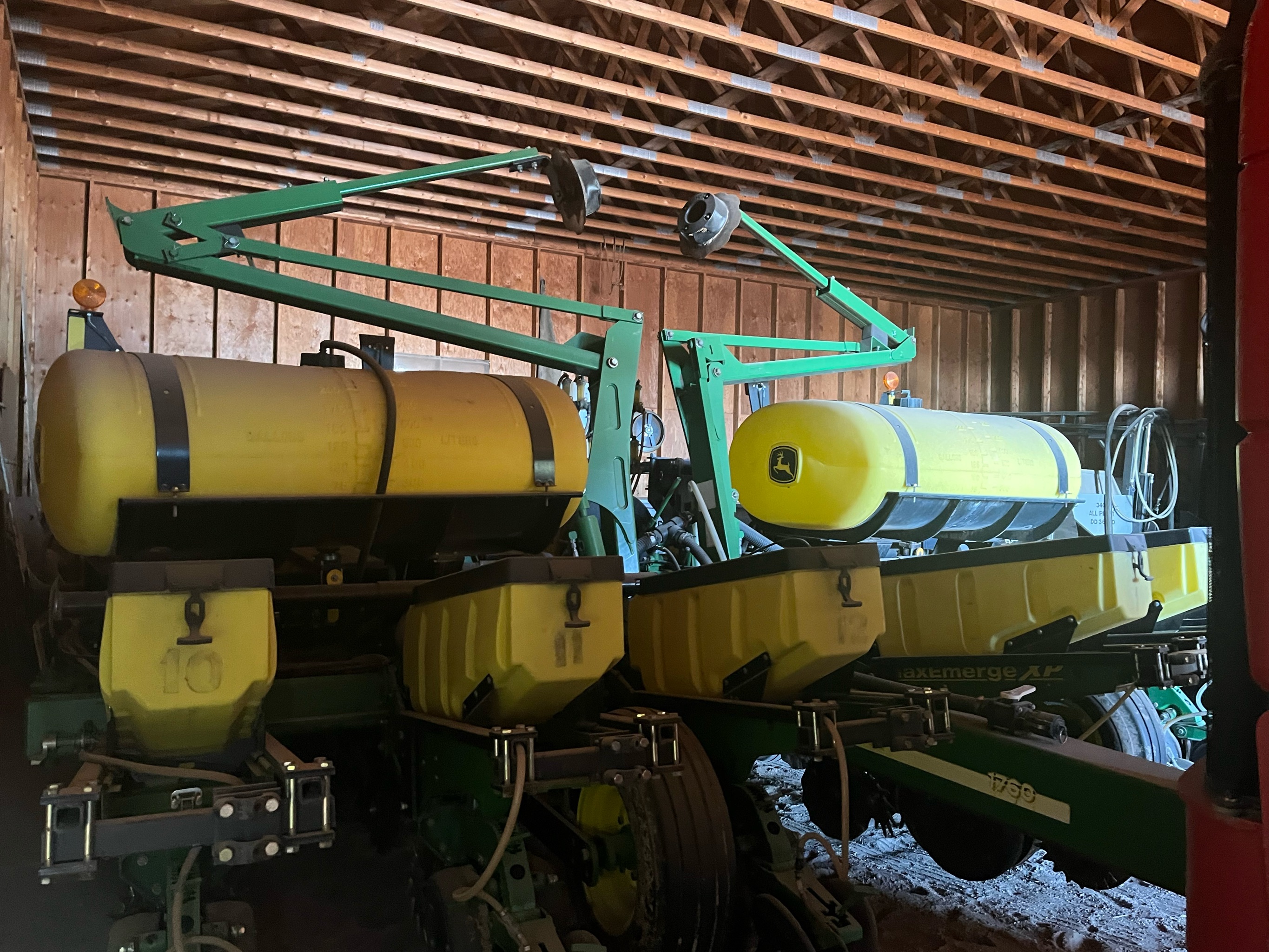 2011 John Deere 1760 Planter/Row