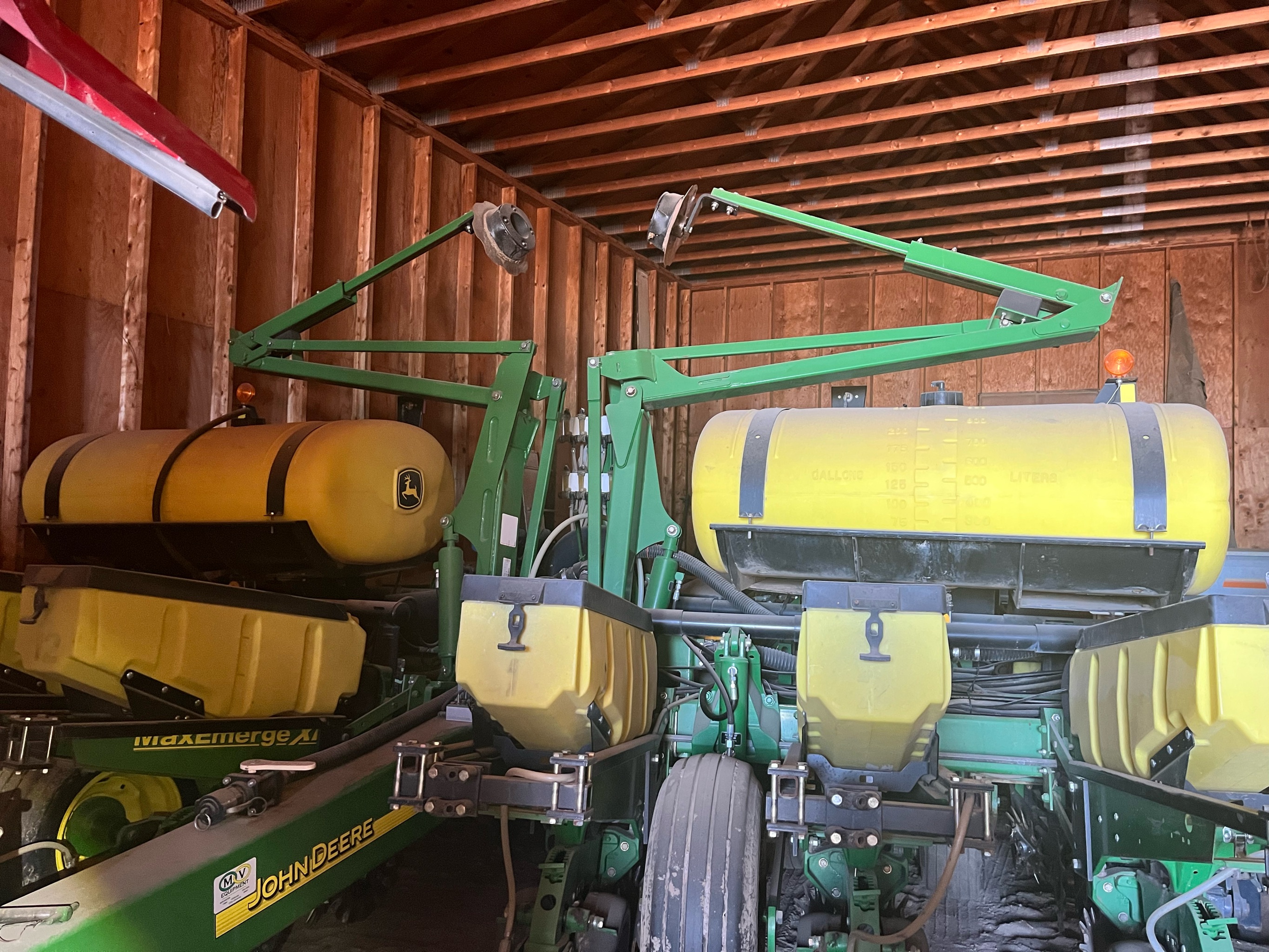 2011 John Deere 1760 Planter/Row