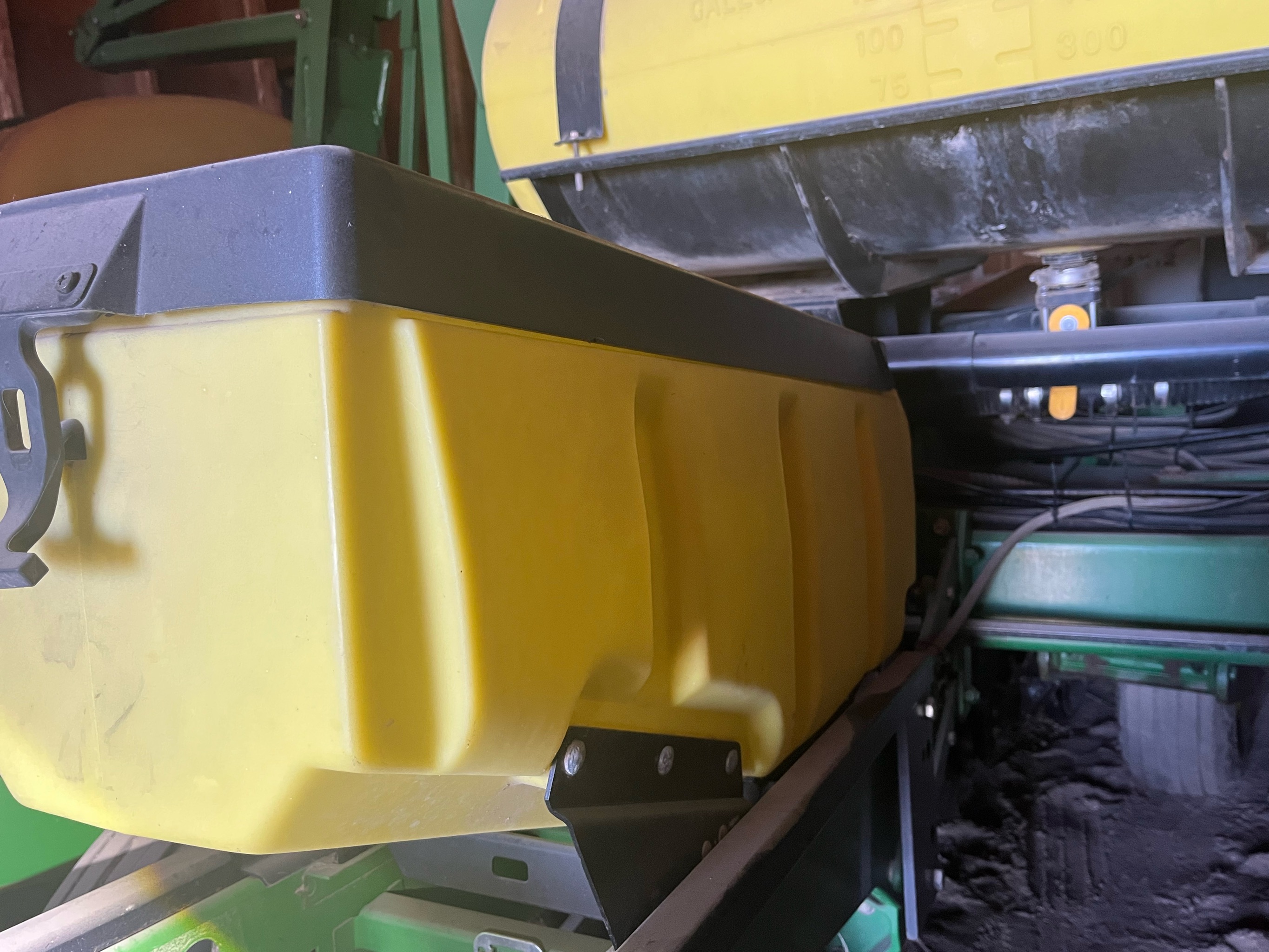 2011 John Deere 1760 Planter/Row