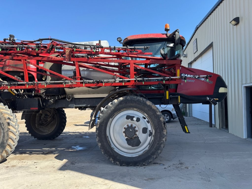 2015 Case IH PATRIOT 4440 Sprayer/High Clearance