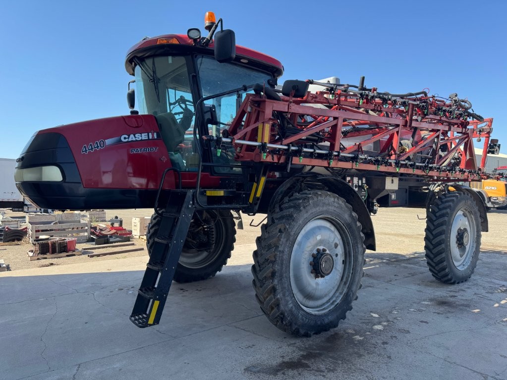 2015 Case IH PATRIOT 4440 Sprayer/High Clearance