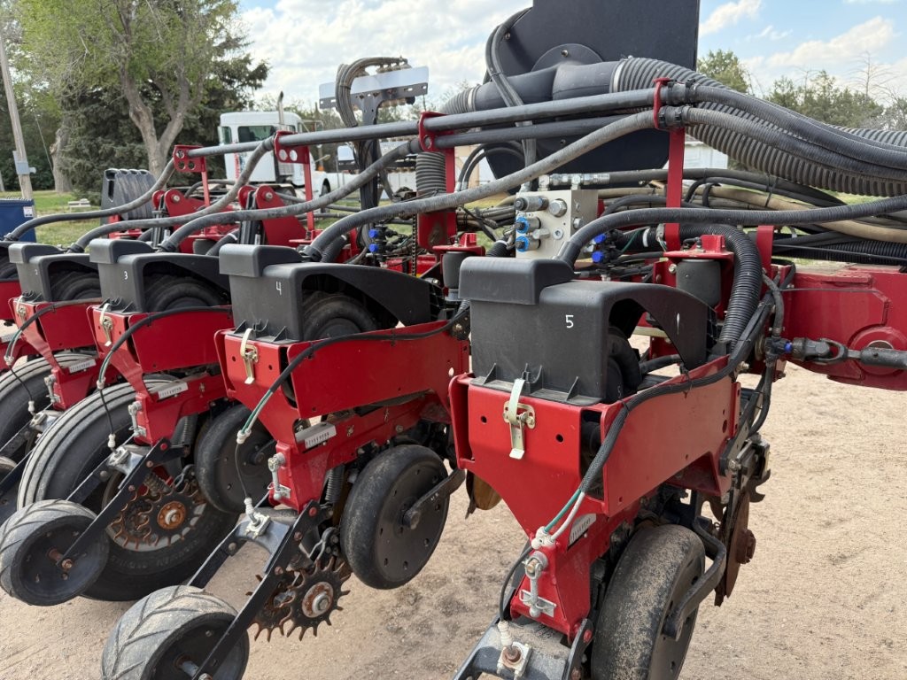 2014 Case IH 1255 Planter