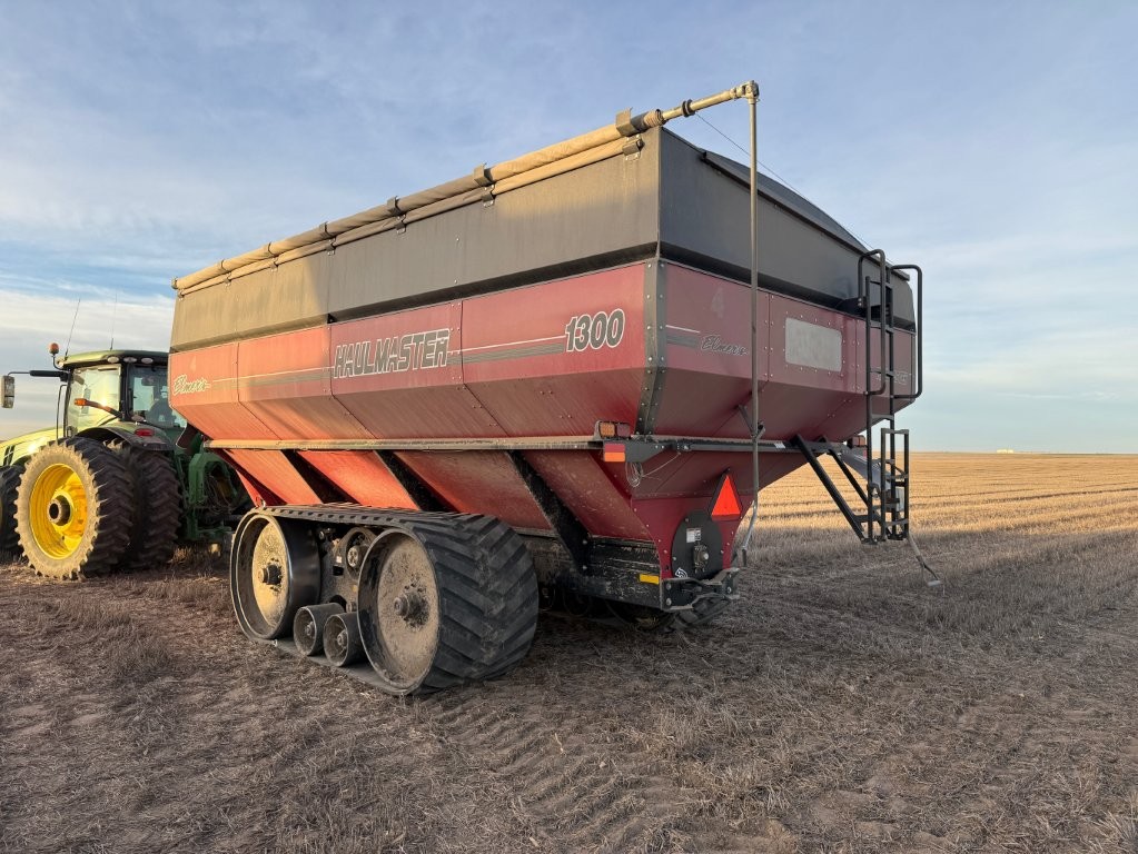2019 Misc 1300 Grain Cart