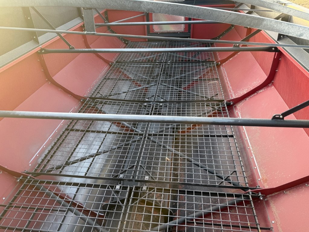 2019 Misc 1300 Grain Cart