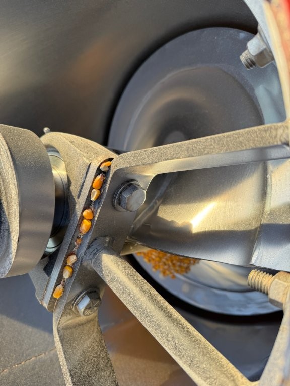 2019 Misc 1300 Grain Cart