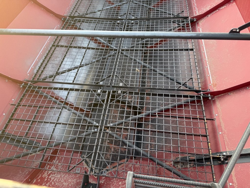 2019 Misc 1300 Grain Cart