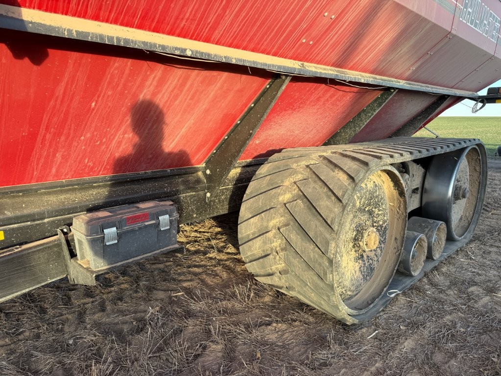 2019 Misc 1300 Grain Cart
