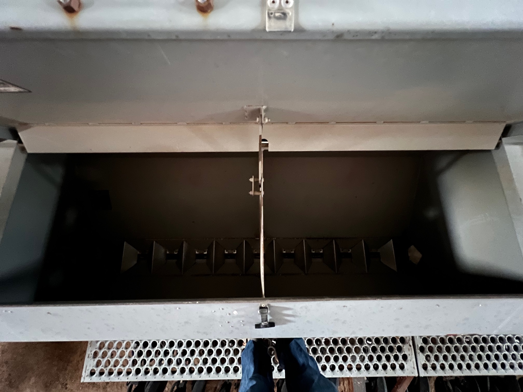 2009 Crust Buster 4740AP Drill