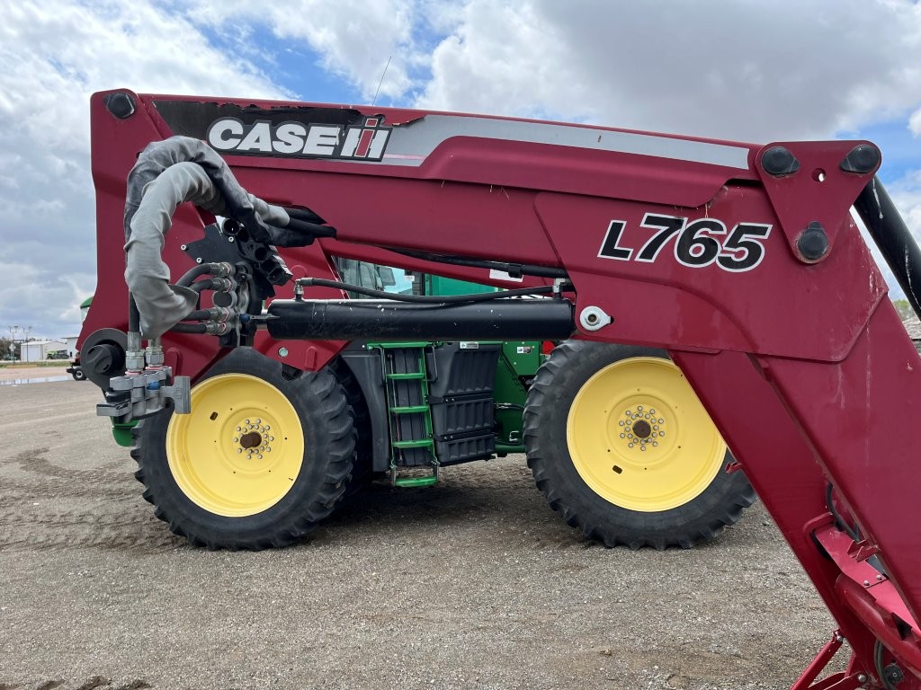 2015 Case IH L765 Loader