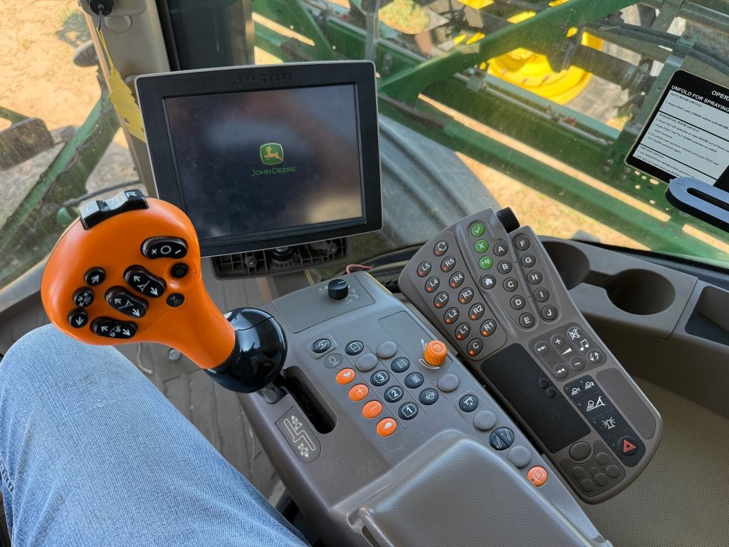2016 John Deere R4045 Sprayer/High Clearance
