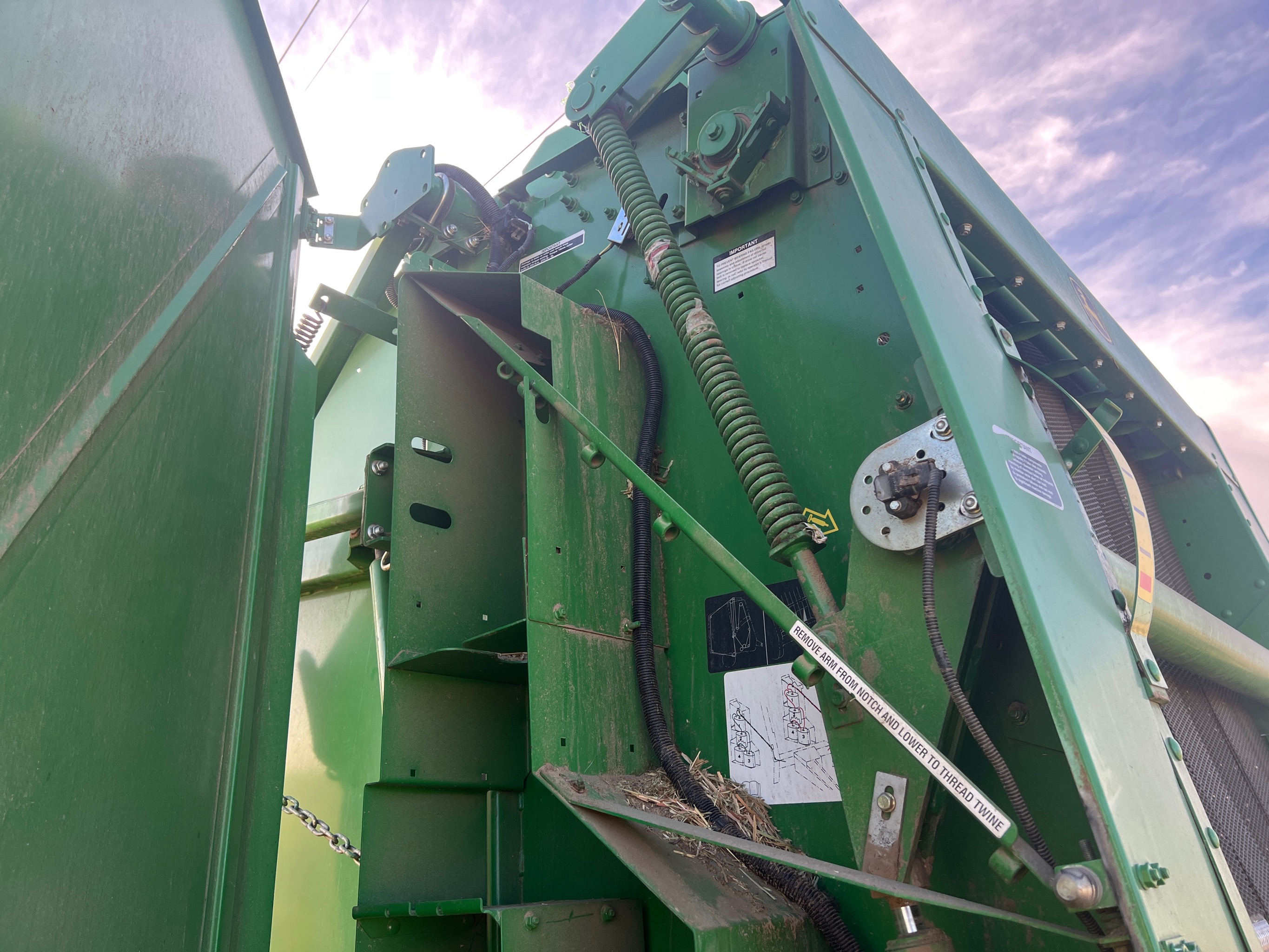 2015 John Deere 569 Baler/Round