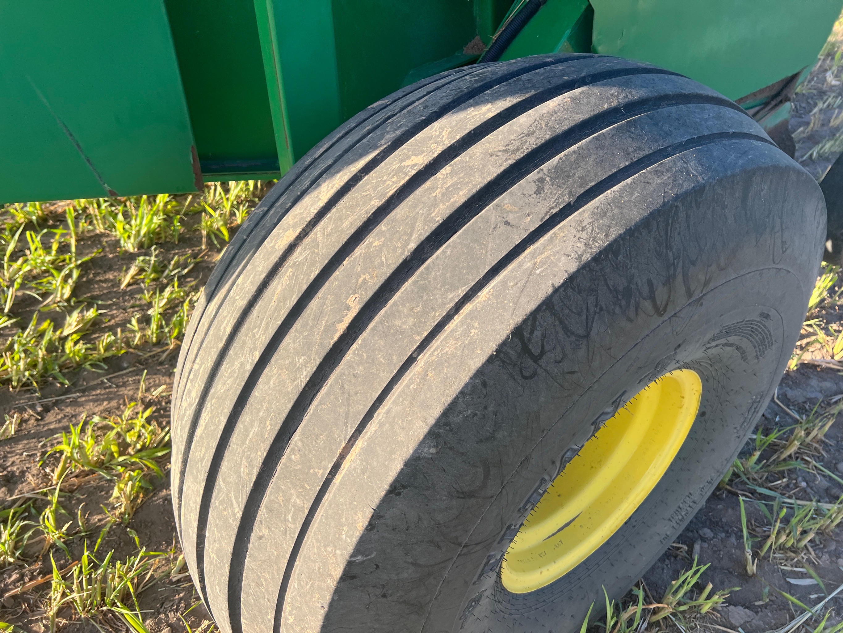 2015 John Deere 569 Baler/Round