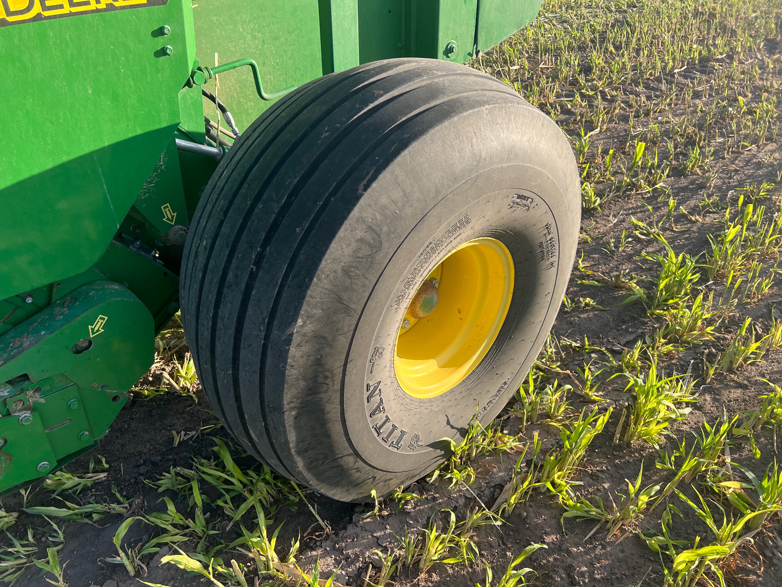 2015 John Deere 569 Baler/Round