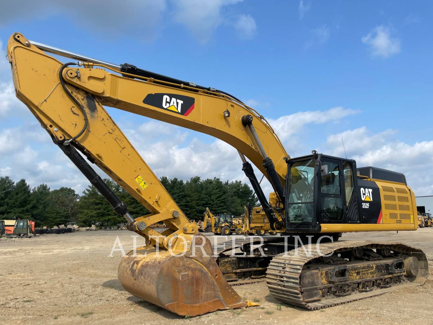 2017 Caterpillar 352F Excavator