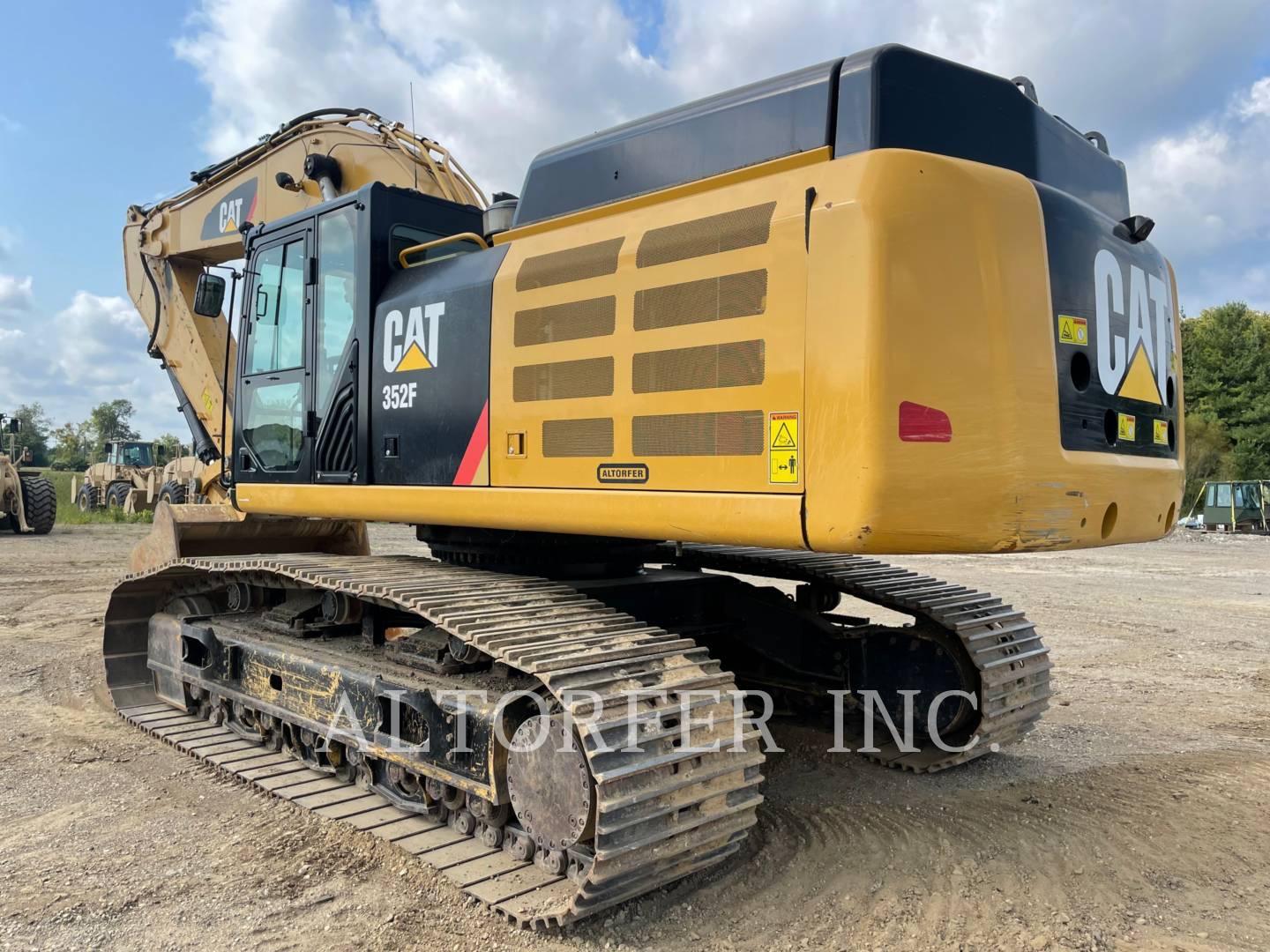 2017 Caterpillar 352F Excavator