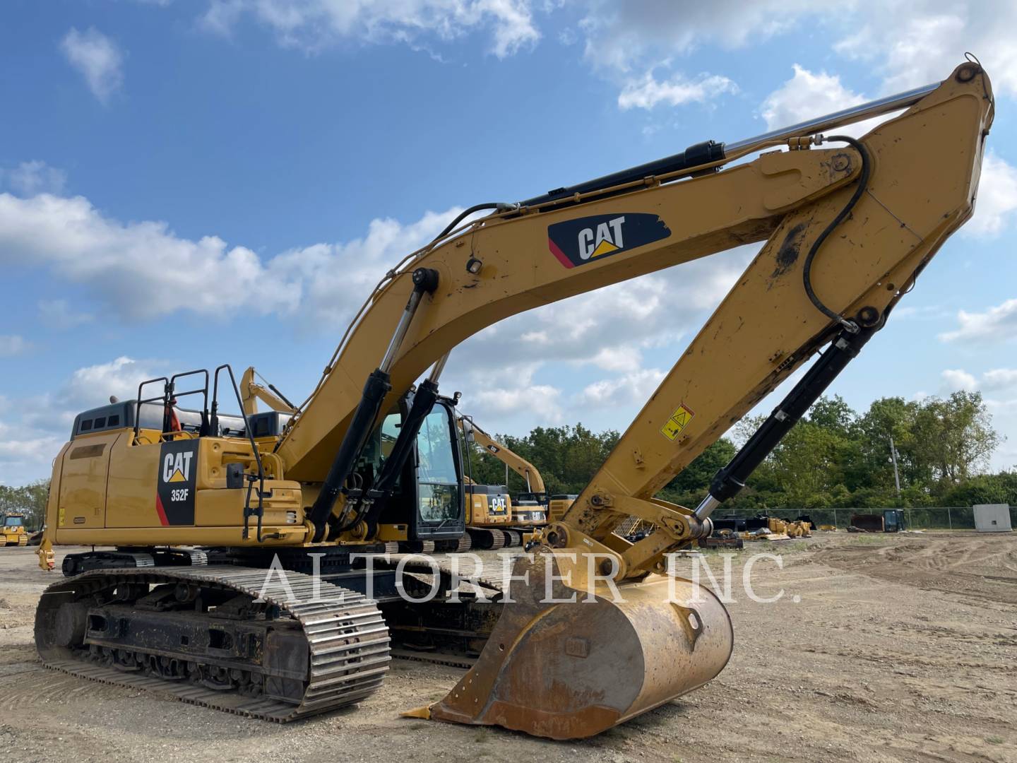 2017 Caterpillar 352F Excavator