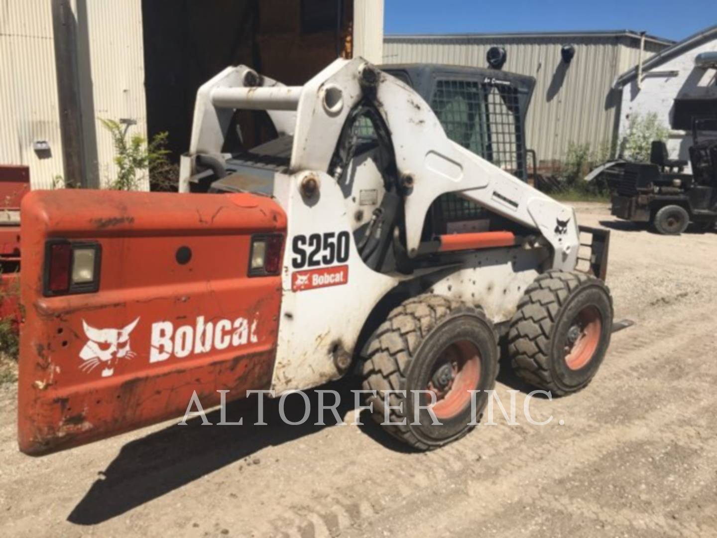 2007 Bobcat S250 Skid Steer Loader for sale in CEDAR RAPIDS, IA