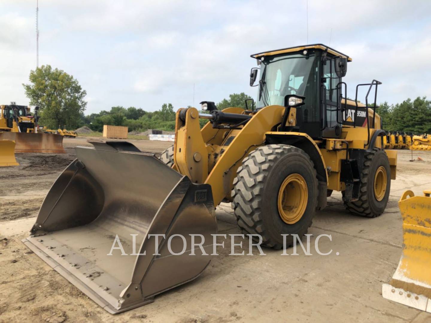 2017 Caterpillar 950M Wheel Loader