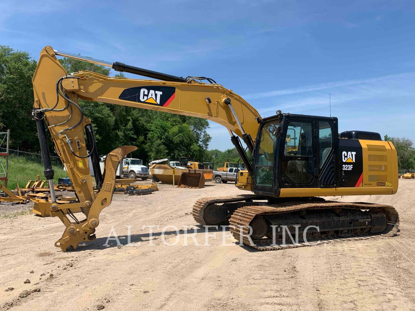 2017 Caterpillar 323FL TH Excavator